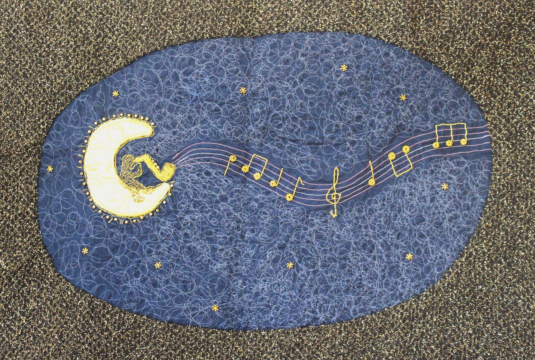 The silent music of the golden moon YQ22